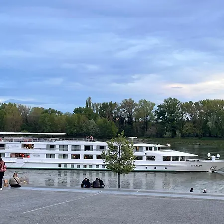 No1 Dream View * براتسيلافا